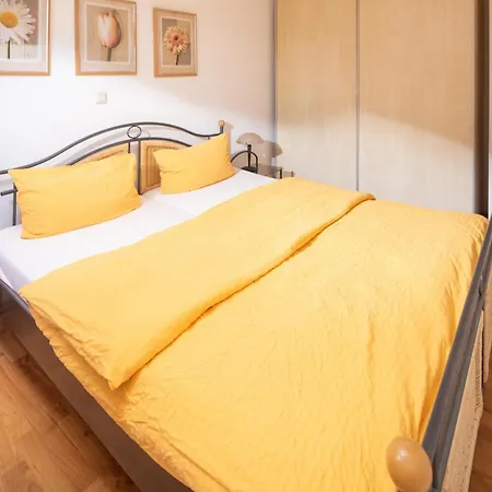 Haus Sanderling Kleeblatt 아파트 *